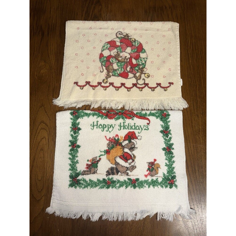 VTG Holiday Hand Towels Christmas Mouse & Raccoon Set of 2